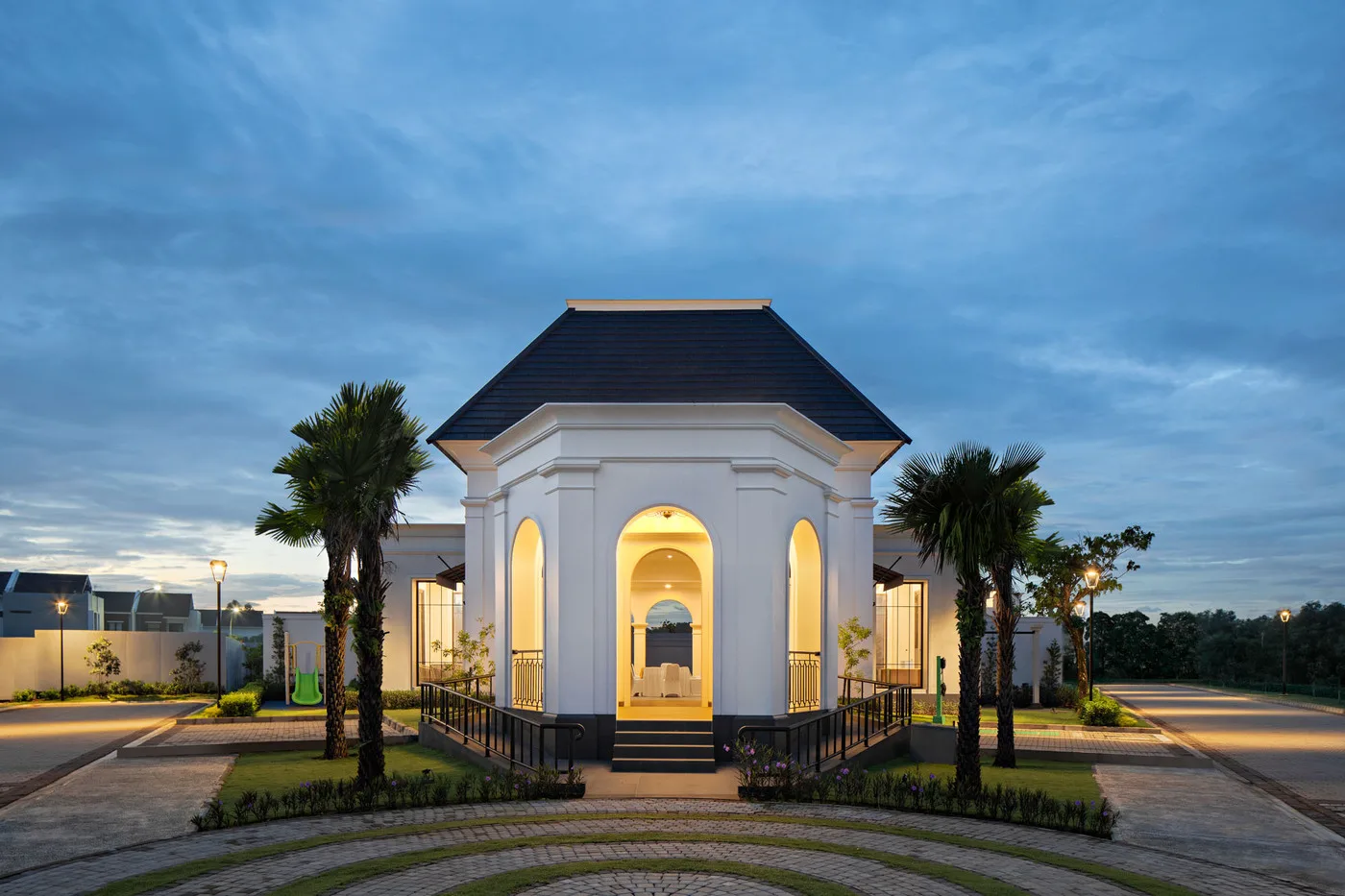 Club house Verena Homes — malam hari